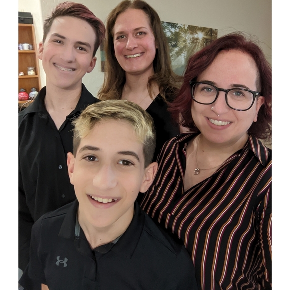 Meet your Posher, Jenni - Picture 2 of 2